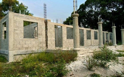 Lot with building in construction in Urraco, Progreso