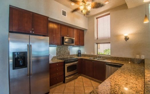 Las Sirenas Beachfront Condo 3, Roatan