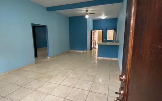 4 bed 4 bath house in the center of Copan
