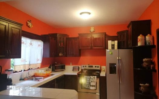 4 Bed Beachfront House with pool, La Ceiba Beach Club