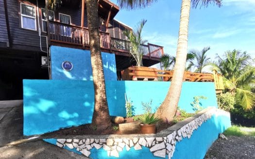 ROATAN – Flamingo House: 5BD 2BA Ocean View Property in First Bight